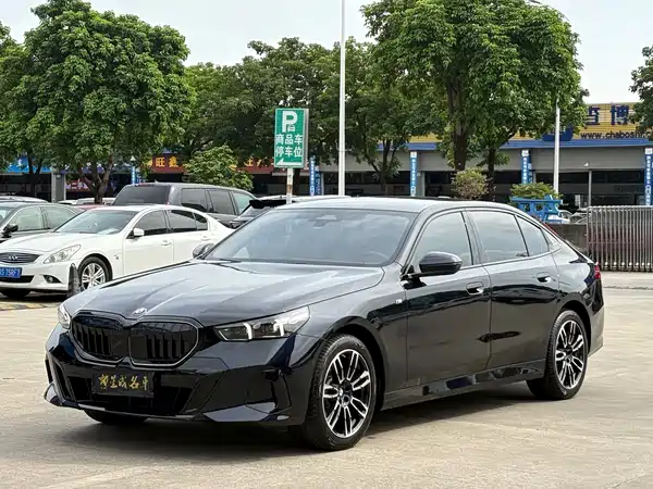 BMW 5 Series 2025