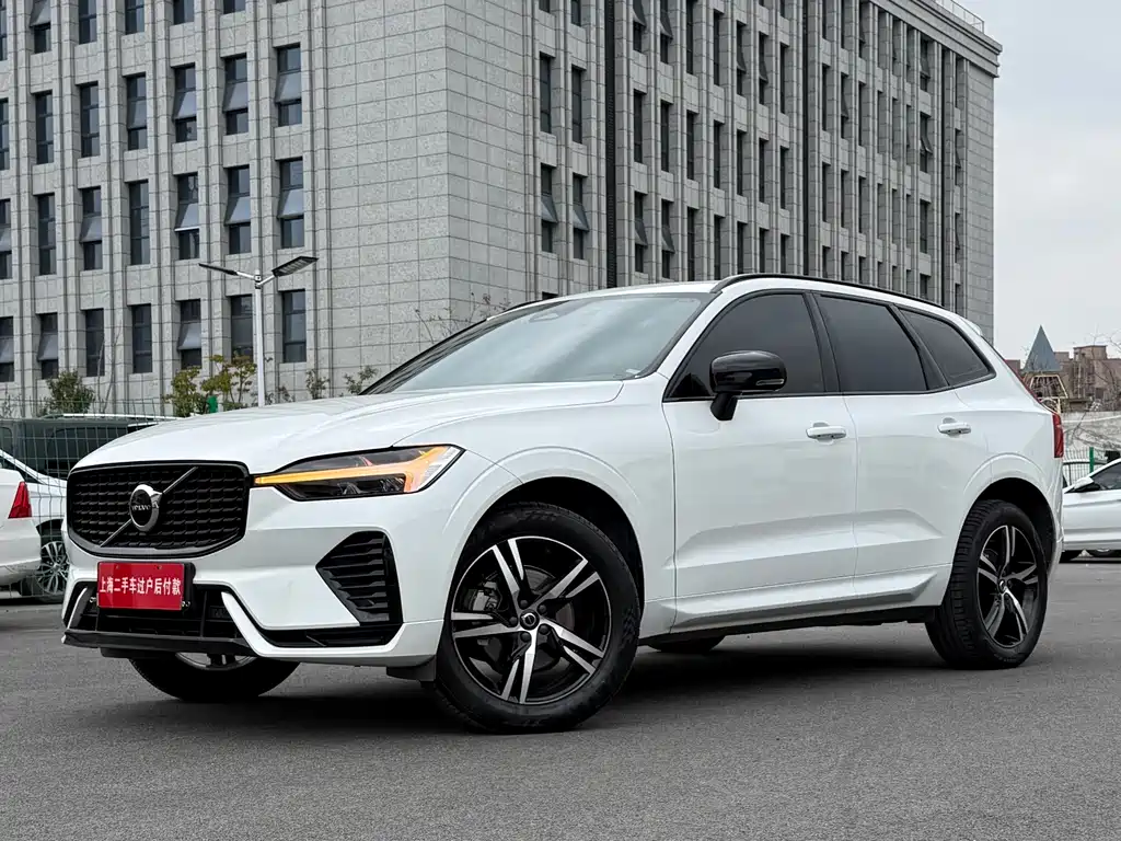 Volvo XC60 2022 — фото 24