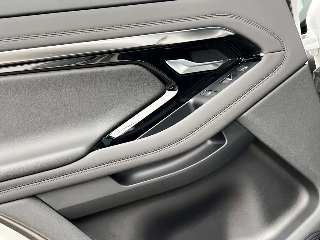 Land Rover Range Rover Evoque 2021 — фото 17