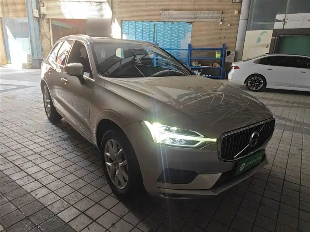 Volvo XC60 2019 — фото 4