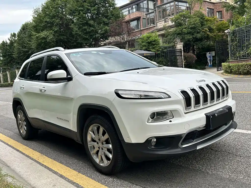 Jeep Cherokee 2016 — фото 3