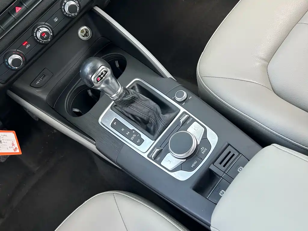 Audi A3 2018 — фото 19