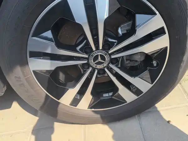 Mercedes-Benz GLB 2024
