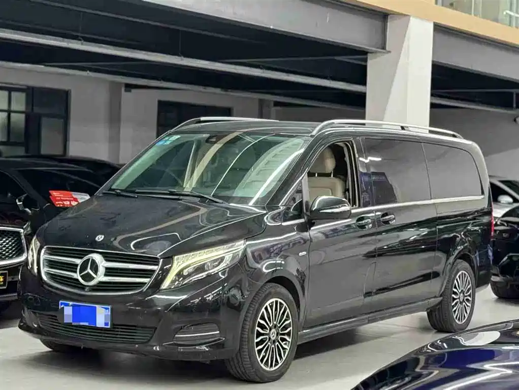 Mercedes-Benz V-Class 2019 — фото 1