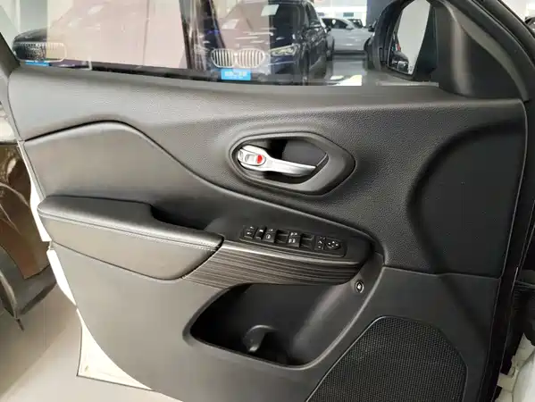 Jeep Cherokee 2017