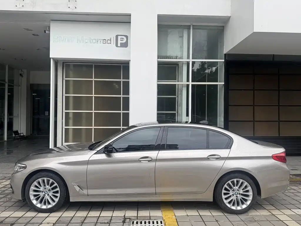 BMW 5 Series 2020