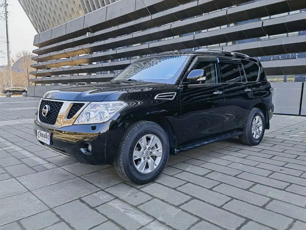 Nissan Patrol 2016 — фото 1