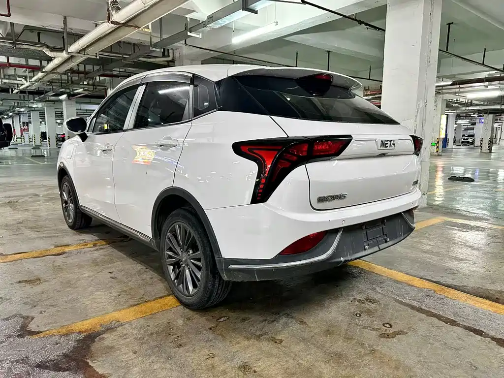 Neta V 2022