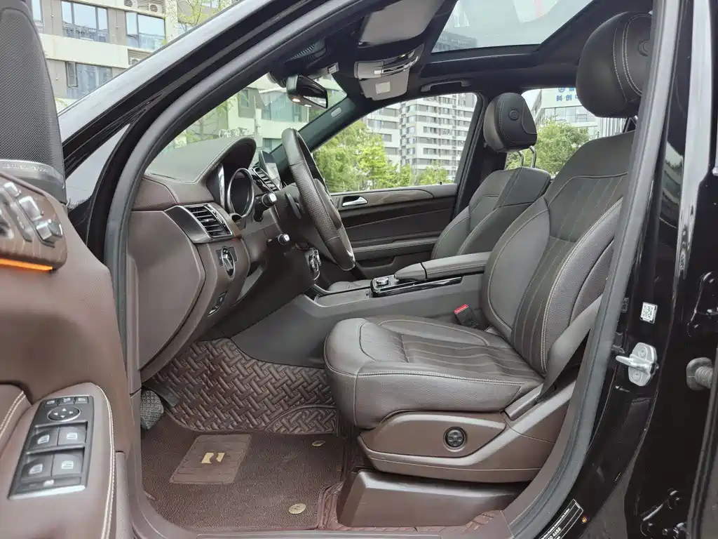 Mercedes-Benz GLE 2018 — фото 12