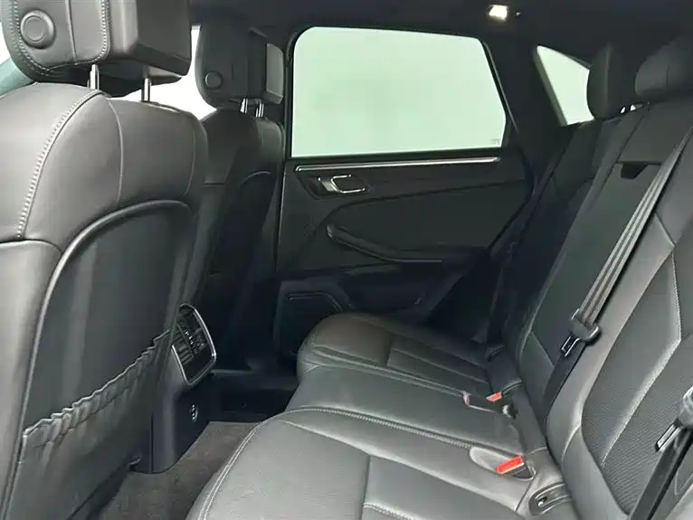 Porsche Macan 2021 — фото 14
