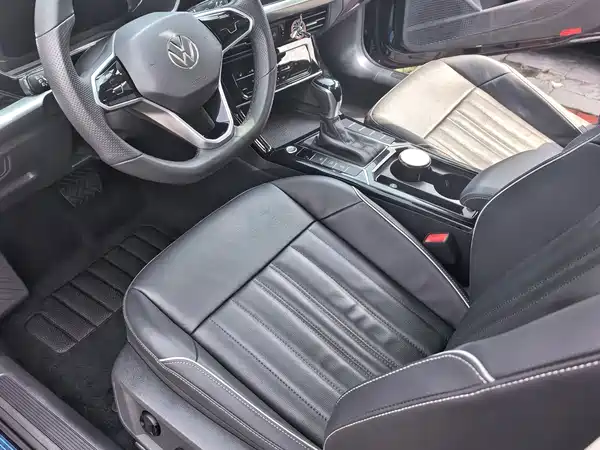 Volkswagen Passat 2023