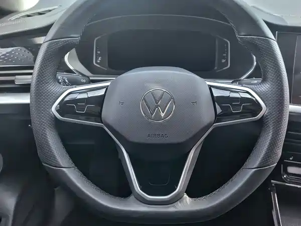 Volkswagen Passat 2023