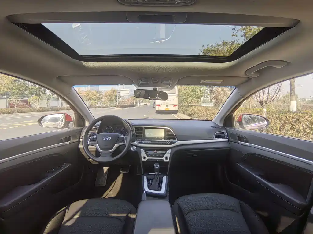 Hyundai Elantra 2018