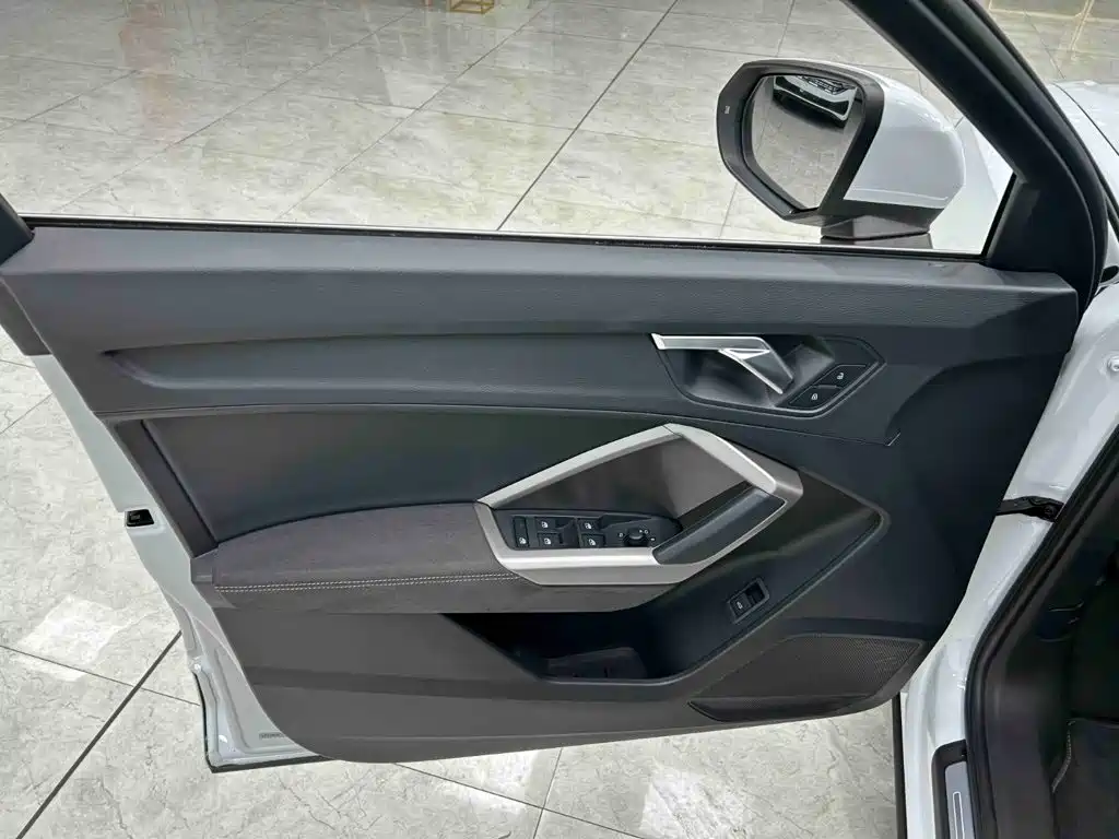 Audi Q3 2022 — фото 10