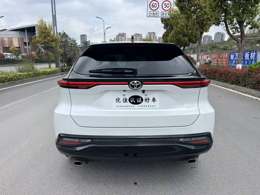 Toyota Venza 2022 — фото 11