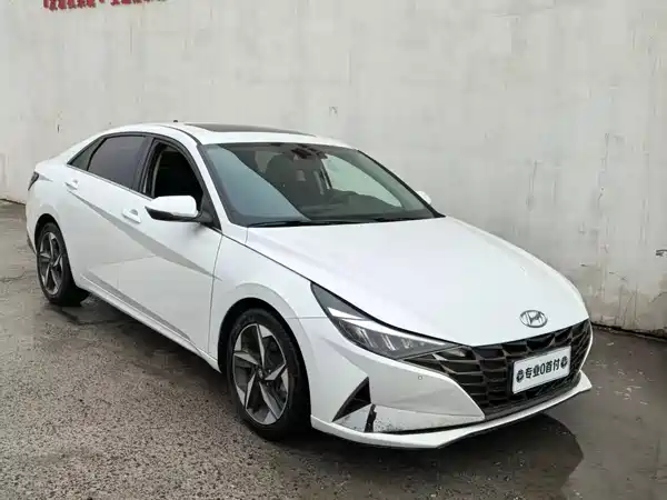 Hyundai Elantra 2023