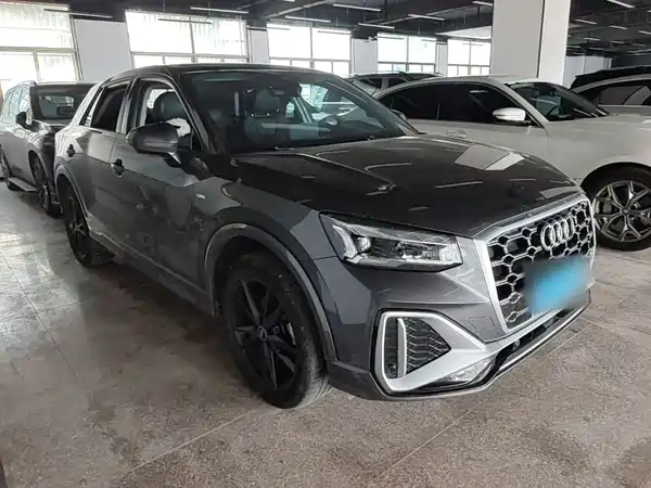 Audi Q2L 2023
