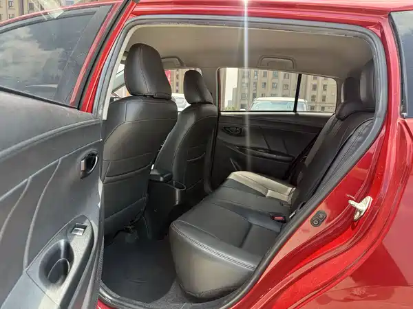 Toyota Yaris L 2021