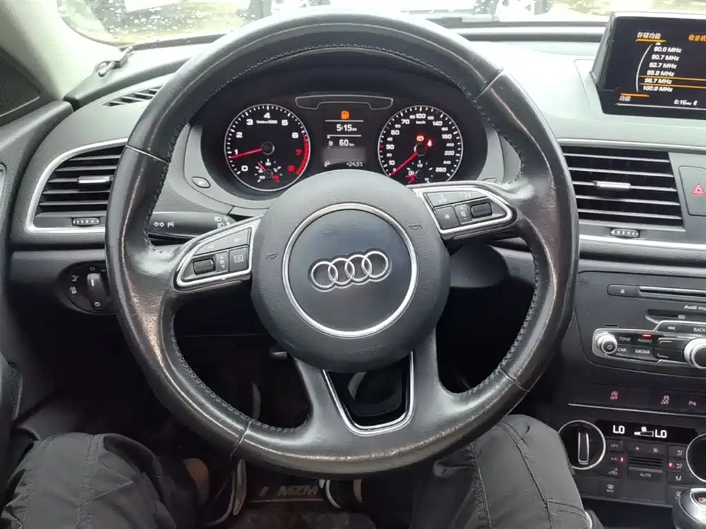 Audi Q3 2018 — фото 11