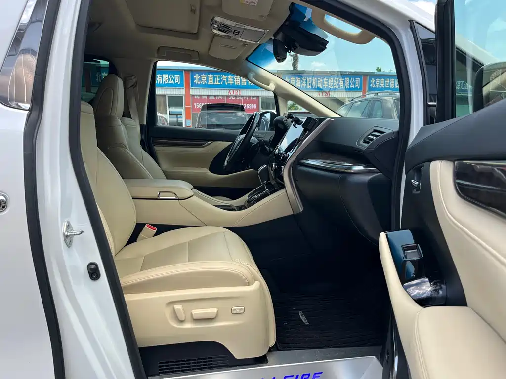 Toyota Vellfire 2023 — фото 33