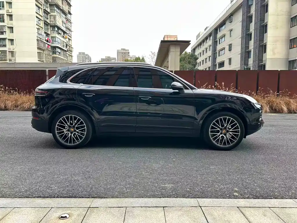 Porsche Cayenne 2022 — фото 4