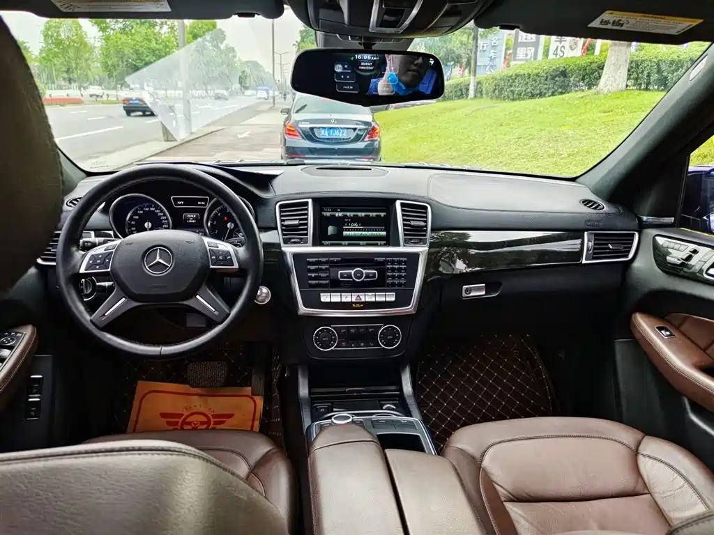Mercedes-Benz GL-Class 2015 — фото 11