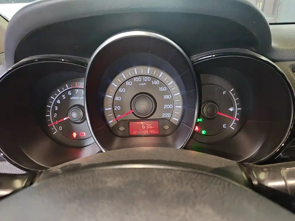Kia K2 2015 — фото 12