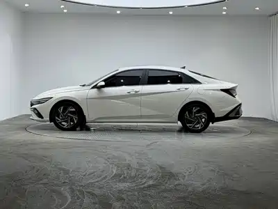 Hyundai Elantra 2025