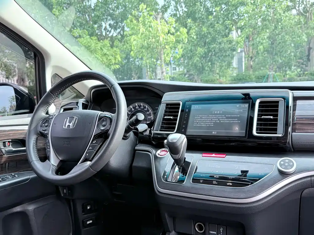 Honda Elysion 2018 — фото 10