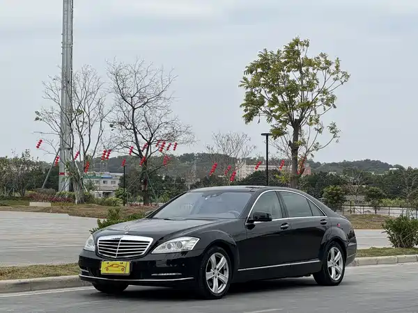 Mercedes-Benz S-Class 2010