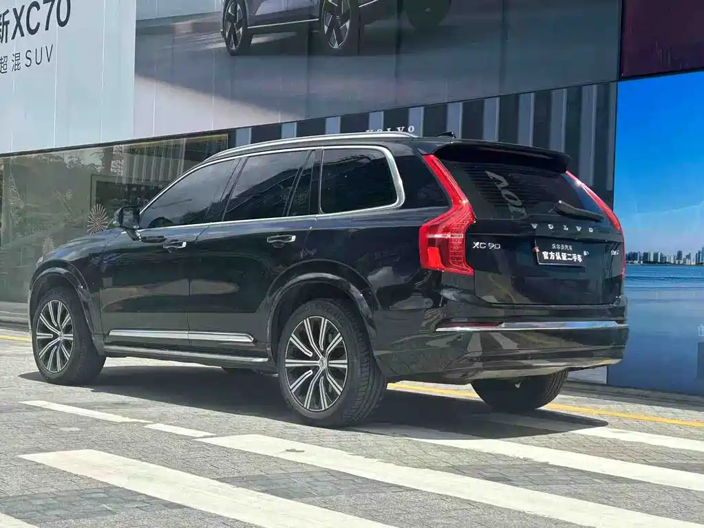 Volvo XC90 2023 — фото 8