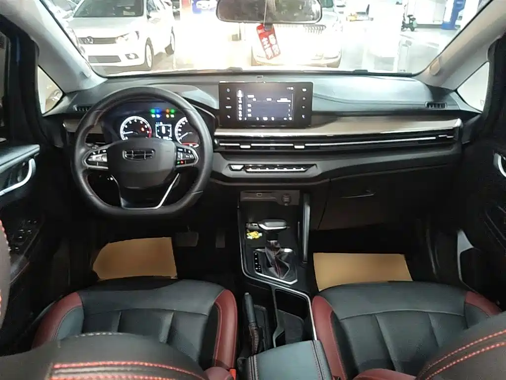Geely Vision X3 2022 — фото 10