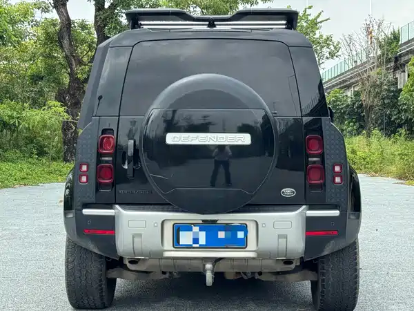 Land Rover Defender 2022