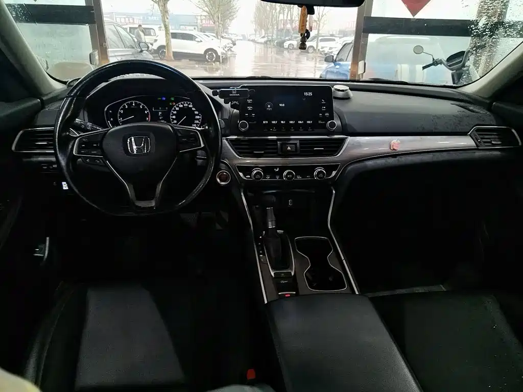 Honda Accord 2019 — фото 6
