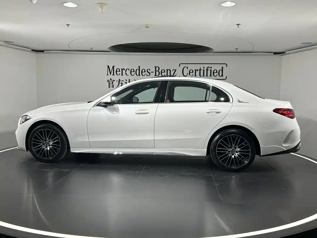 Mercedes-Benz C-Class 2023 — фото 16