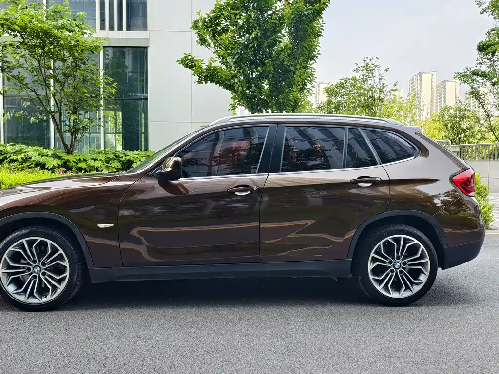 BMW X1 2012 — фото 9