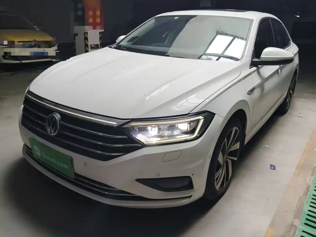 Volkswagen Sagitar 2020