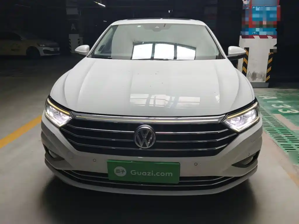 Volkswagen Sagitar 2020