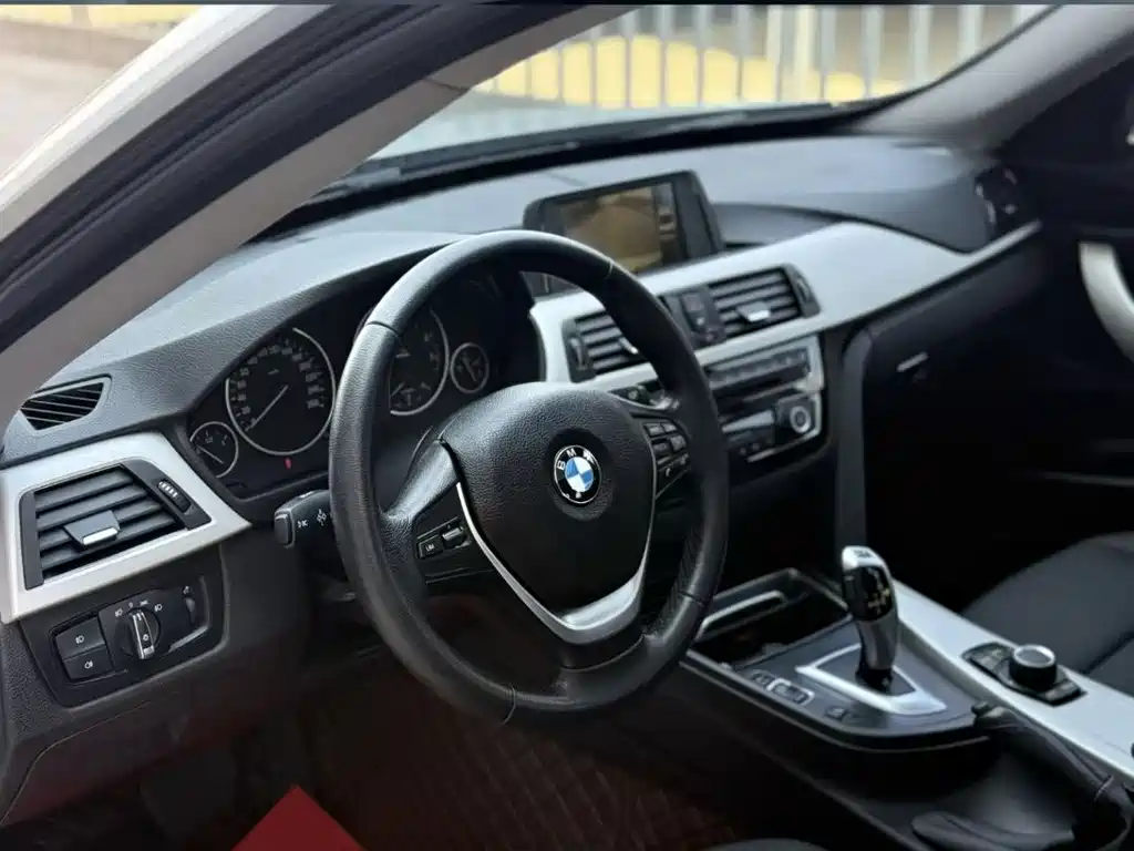BMW 3 Series GT 2017 — фото 13