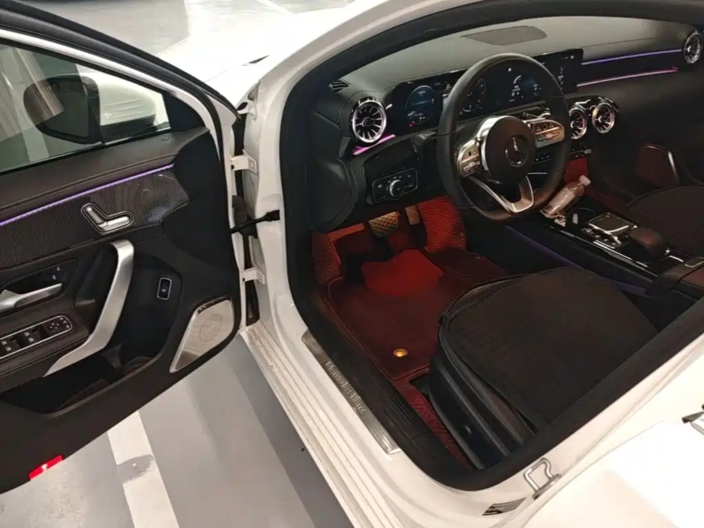 Mercedes-Benz A-Class 2021 — фото 16