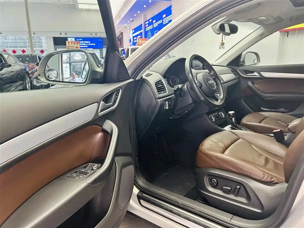 Audi Q3 2015 — фото 20
