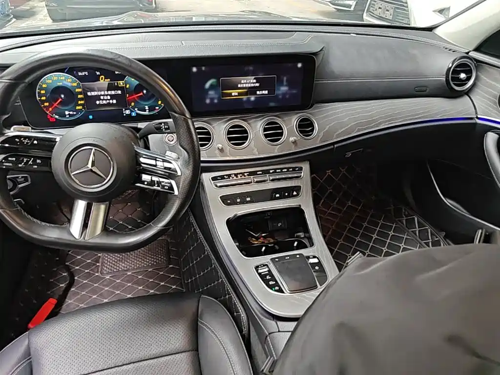 Mercedes-Benz E-Class 2021 — фото 13