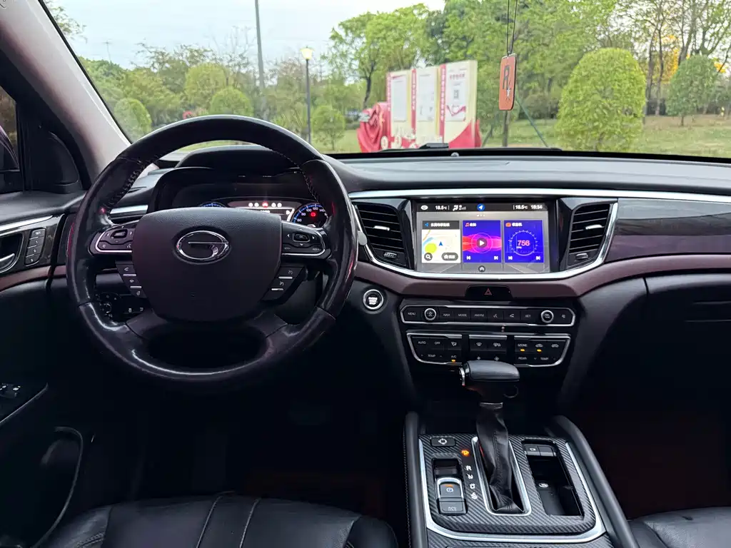 GAC Motor Trumpchi GS8 2017 — фото 10
