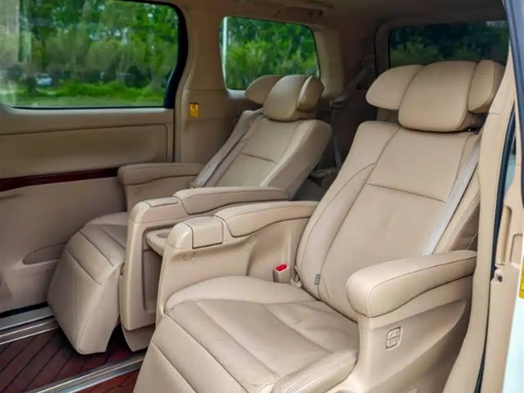 Toyota Alphard 2010 — фото 6
