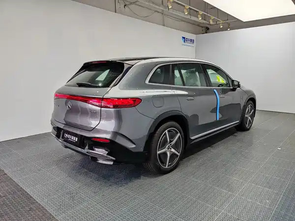 Mercedes-Benz EQS SUV 2025