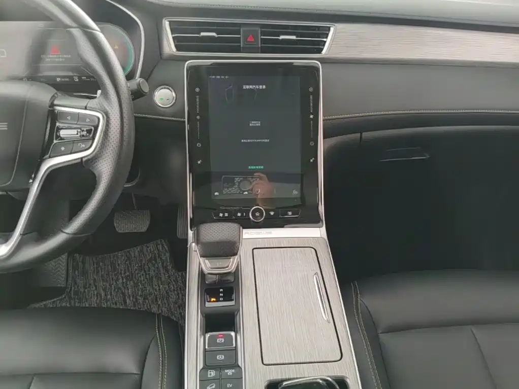 Roewe RX5 New Energy 2021 — фото 13
