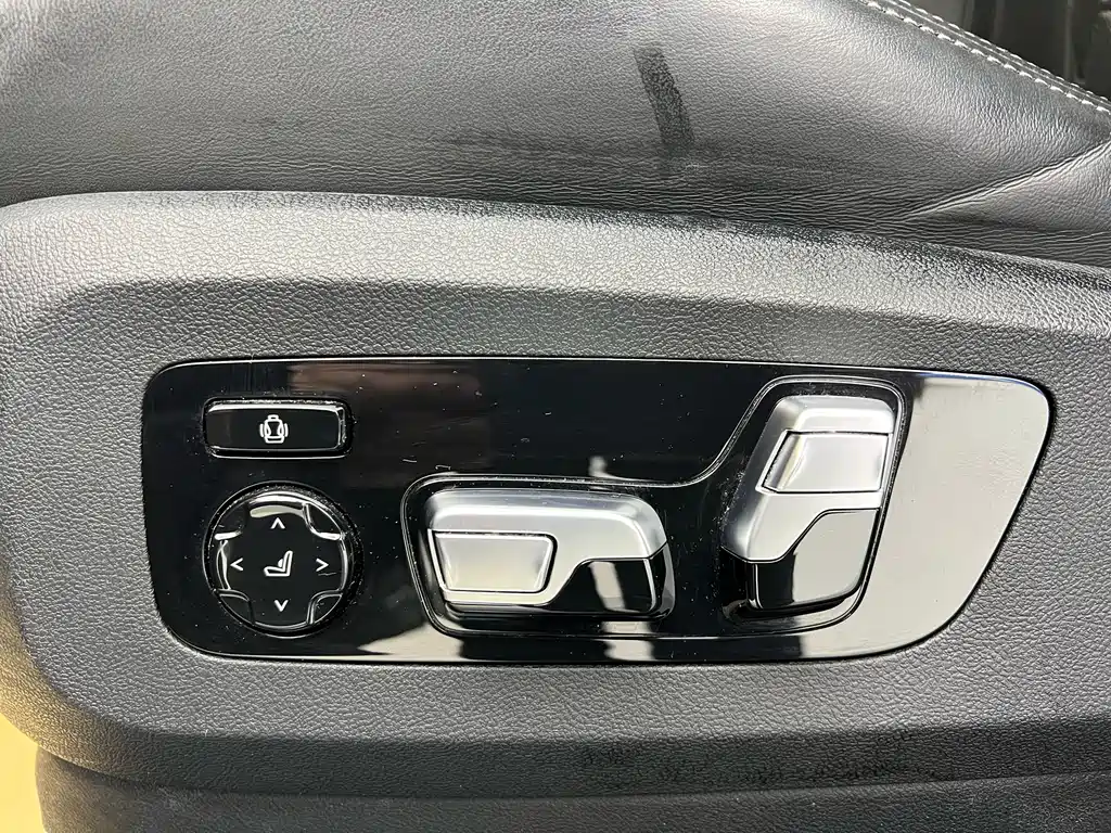 BMW X6 2021 — фото 9