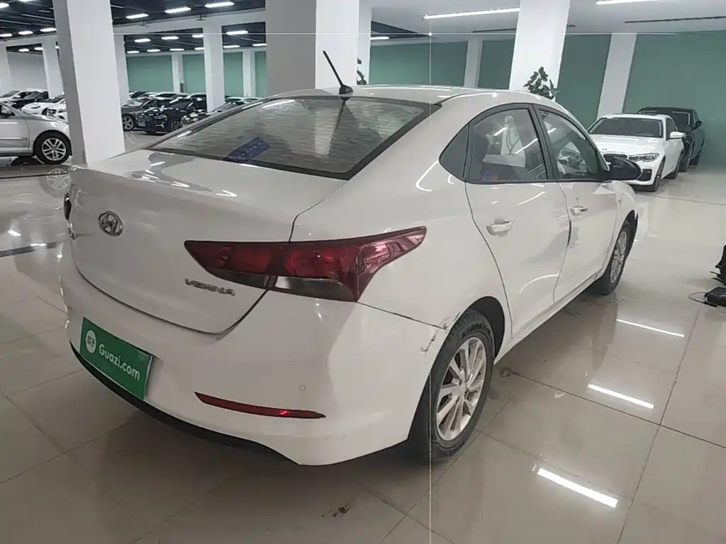 Hyundai Verna 2017 — фото 5