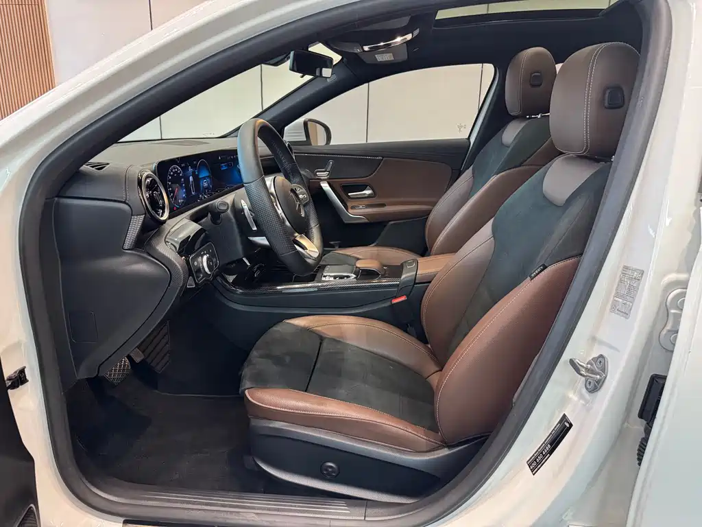 Mercedes-Benz A-Class 2019 — фото 5