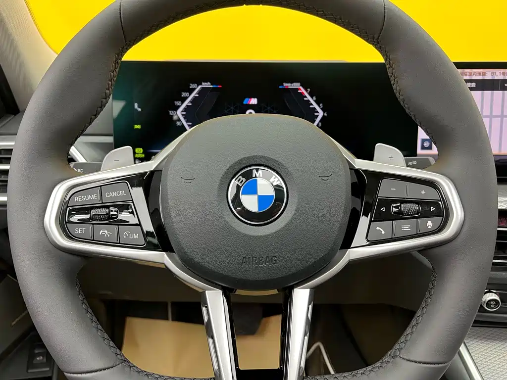 BMW 3 Series 2025 — фото 12